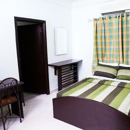 אקרה Maxwell Court Apartments מראה חיצוני תמונה