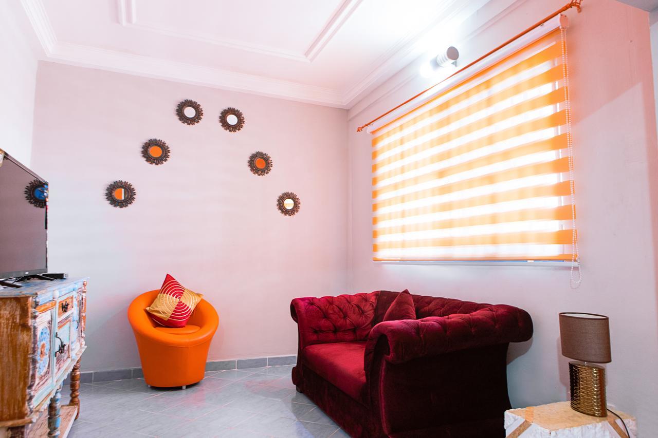 אקרה Maxwell Court Apartments מראה חיצוני תמונה