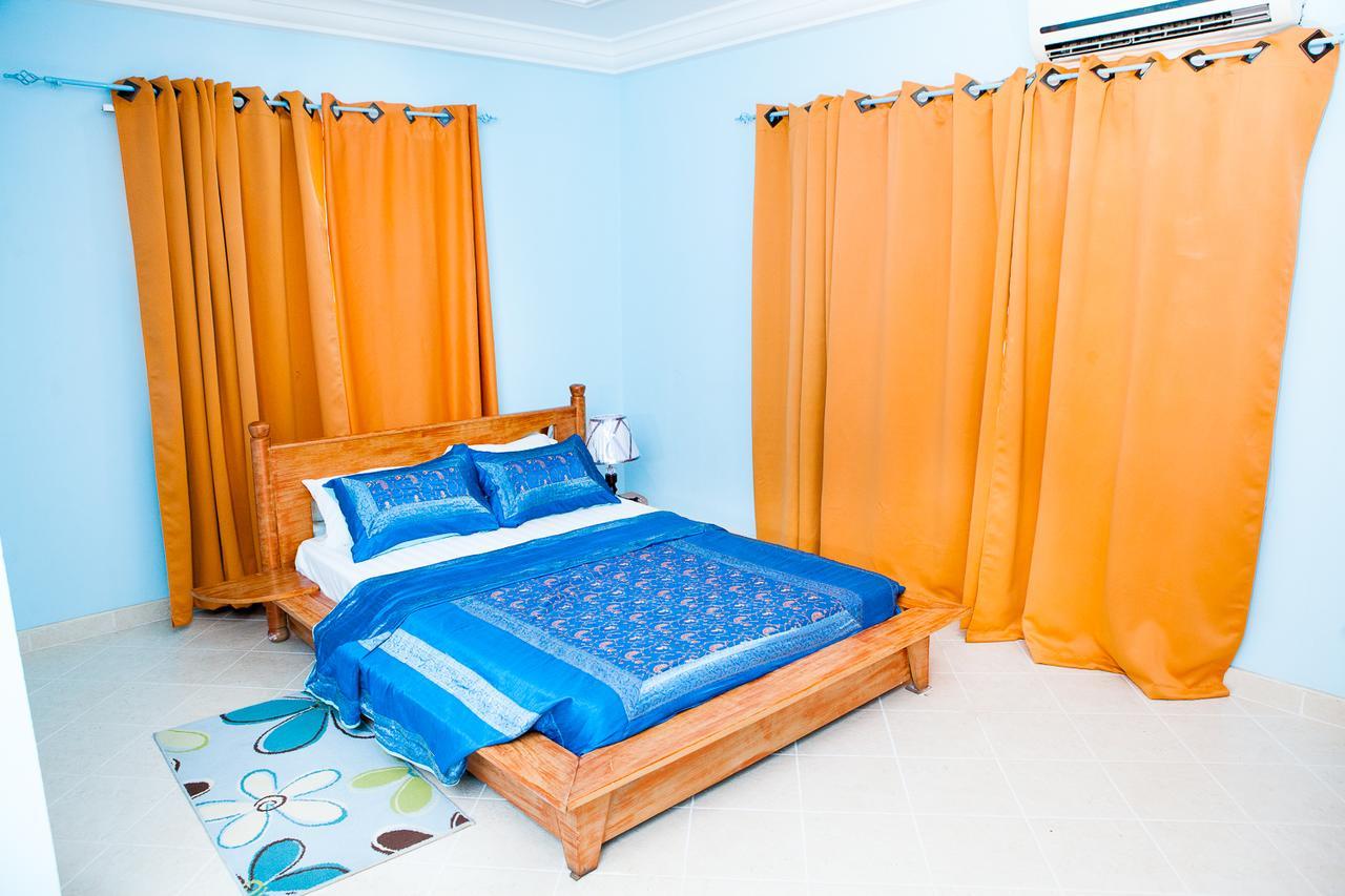 אקרה Maxwell Court Apartments מראה חיצוני תמונה