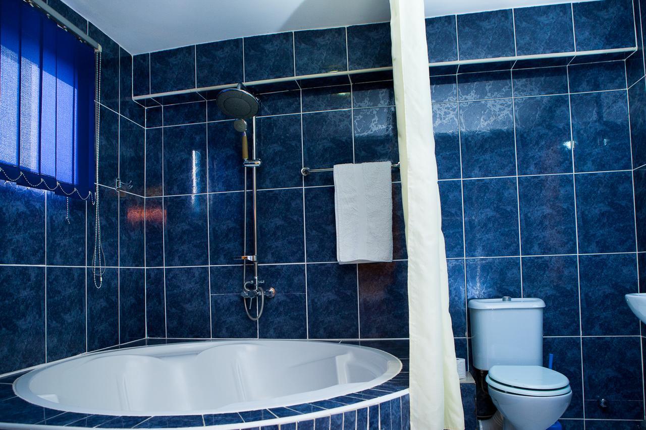 אקרה Maxwell Court Apartments מראה חיצוני תמונה