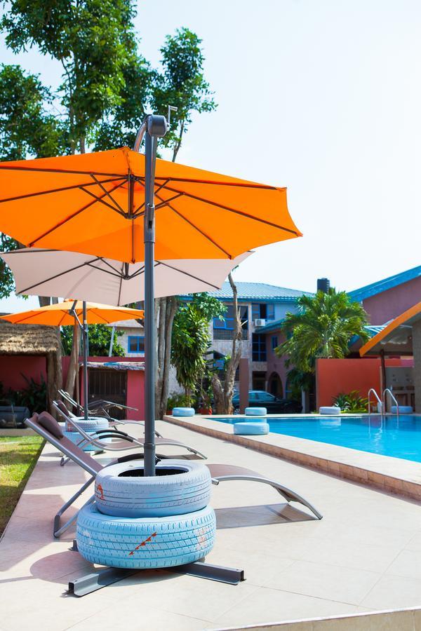 אקרה Maxwell Court Apartments מראה חיצוני תמונה