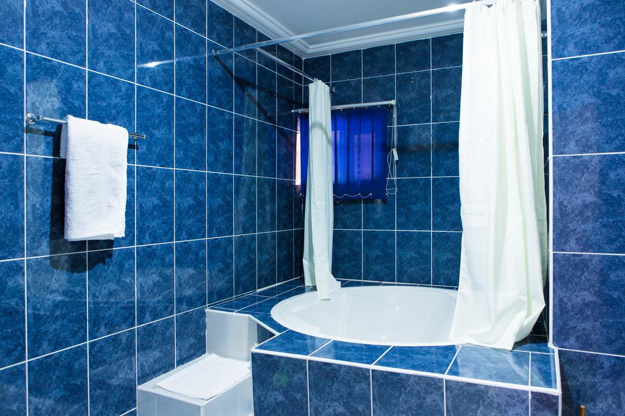 אקרה Maxwell Court Apartments מראה חיצוני תמונה