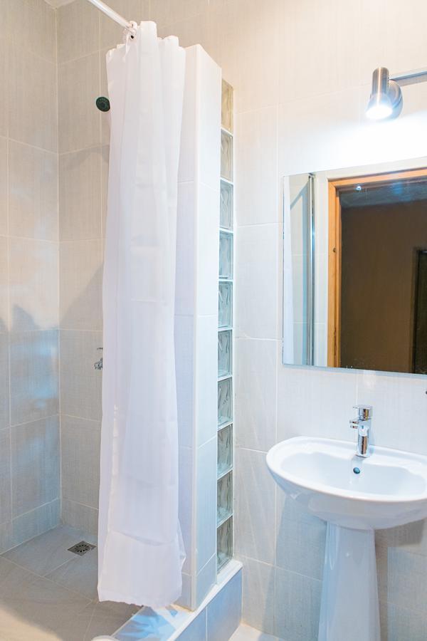 אקרה Maxwell Court Apartments מראה חיצוני תמונה