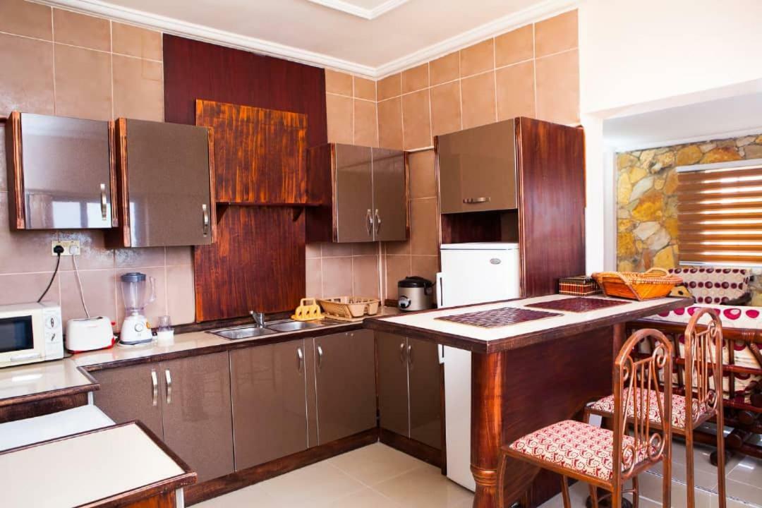 אקרה Maxwell Court Apartments מראה חיצוני תמונה